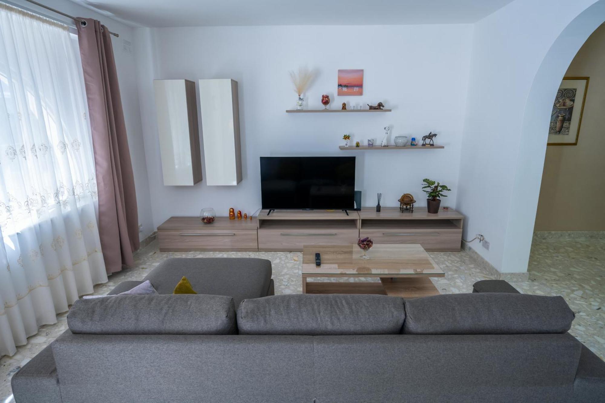 Spacious 3 Bedroom Apartment In The Heart Of St Julians Saint Julian's Bagian luar foto