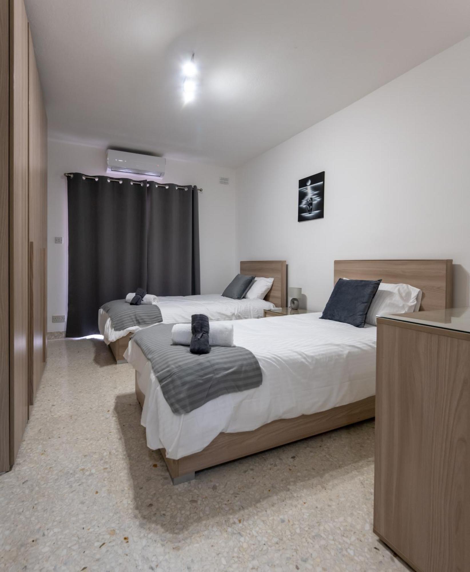 Spacious 3 Bedroom Apartment In The Heart Of St Julians Saint Julian's Bagian luar foto