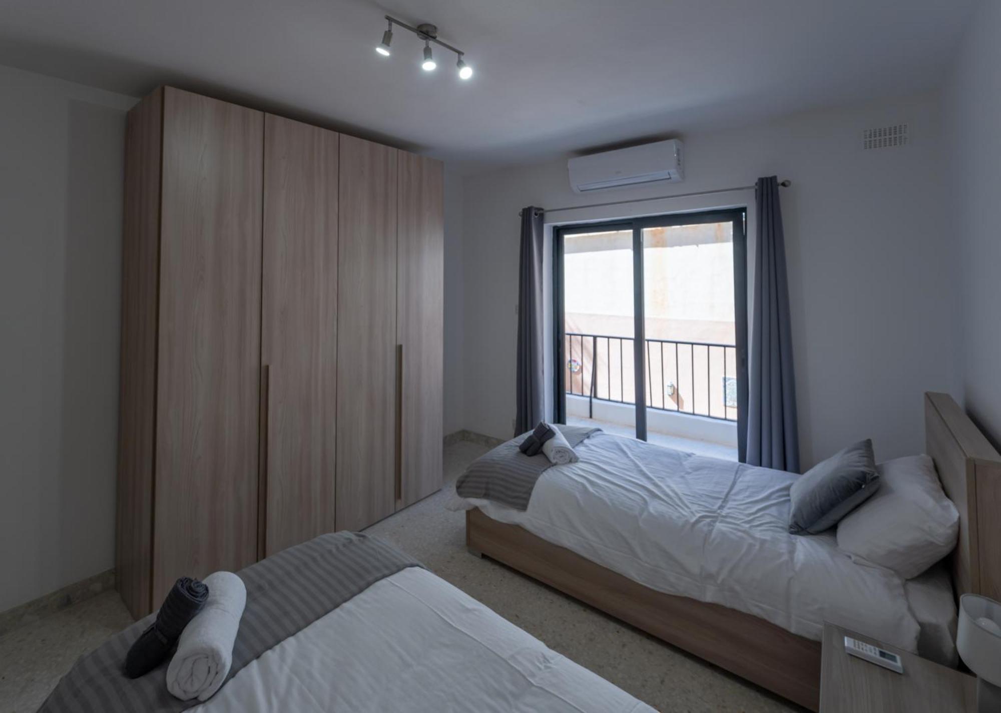 Spacious 3 Bedroom Apartment In The Heart Of St Julians Saint Julian's Bagian luar foto