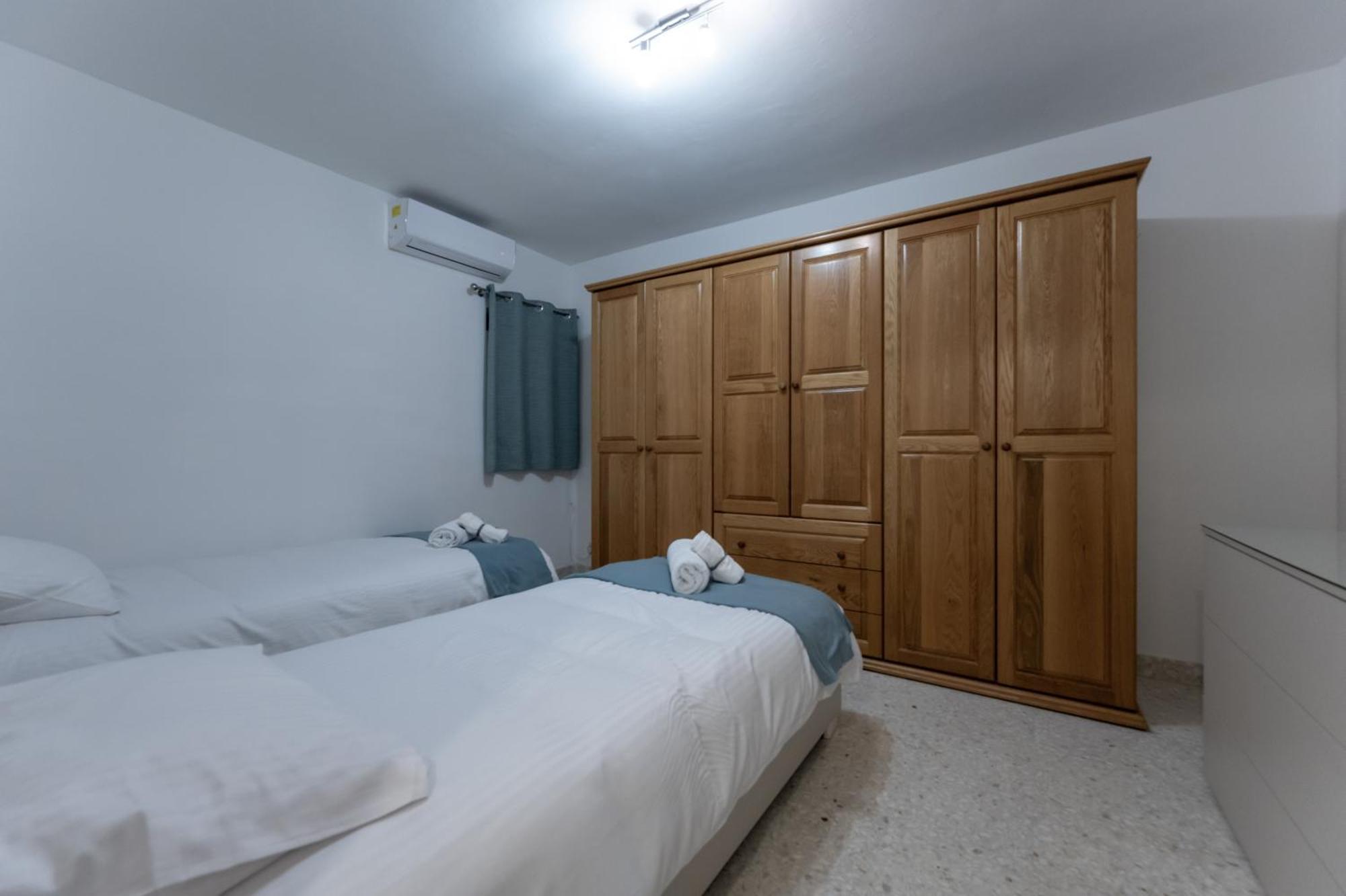 Spacious 3 Bedroom Apartment In The Heart Of St Julians Saint Julian's Bagian luar foto